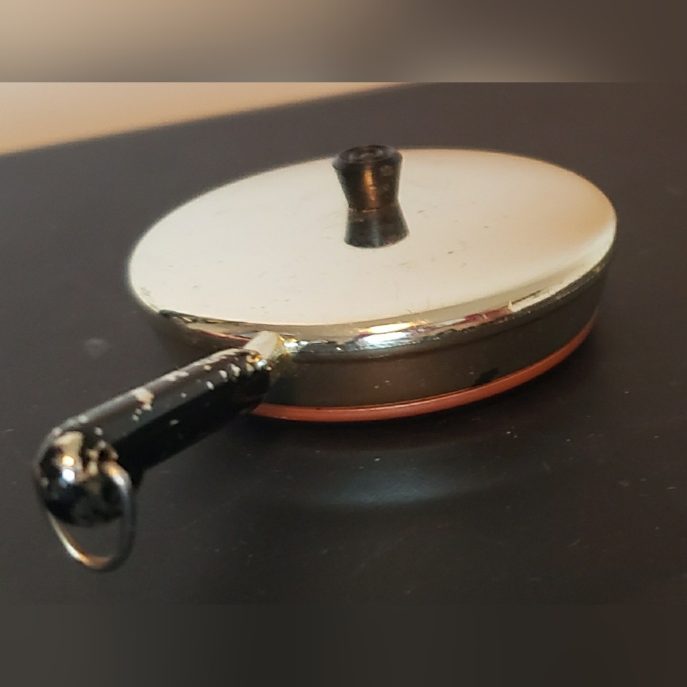 Vintage Kitchen Refrigerator Fridge Chef ACME Skillet Saucepan Magnet 1991